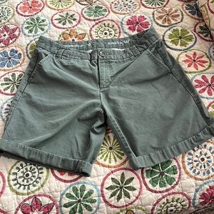 🩳 GAP Boyfriend roll up shorts Size 0